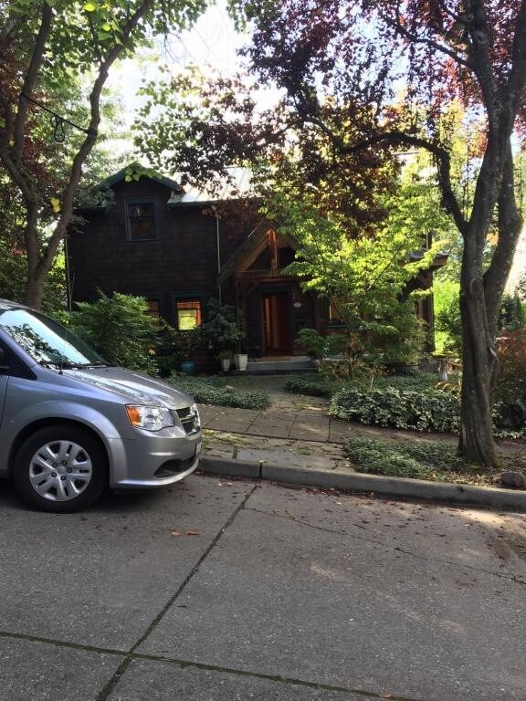 Foto del edificio - 311 33rd Ave E