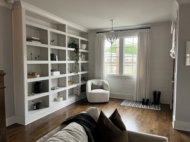 Building Photo - Coming In May! Gorgeous Charming High-End ...