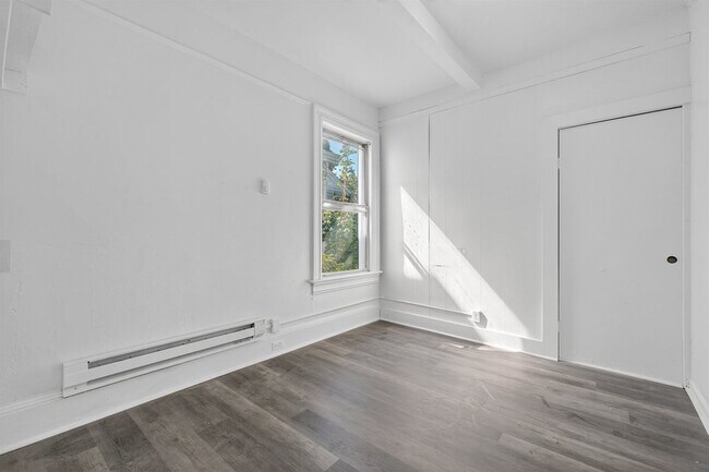 Building Photo - 49 S Hamilton St