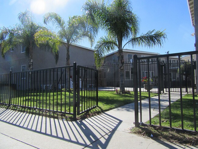 Building Photo - 9651 Woodman Ave