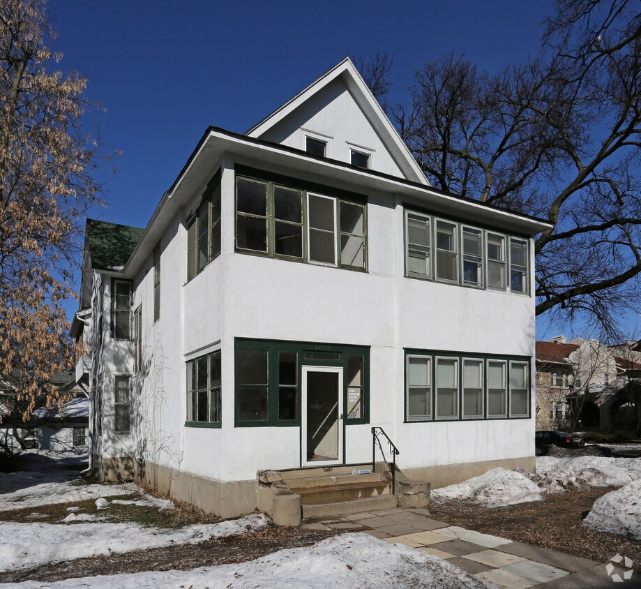 Primary Photo - 2000 Emerson Ave S