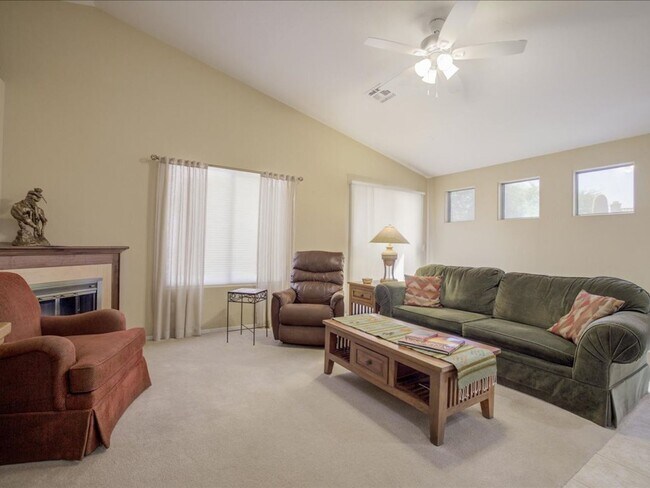 Building Photo - 9550 E Creek Vista Pl