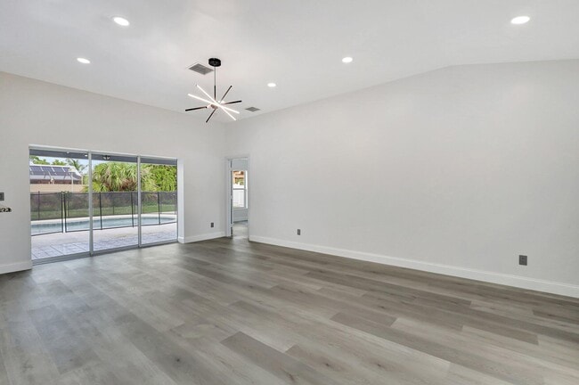 Foto del edificio - 457 SW Todd Ave