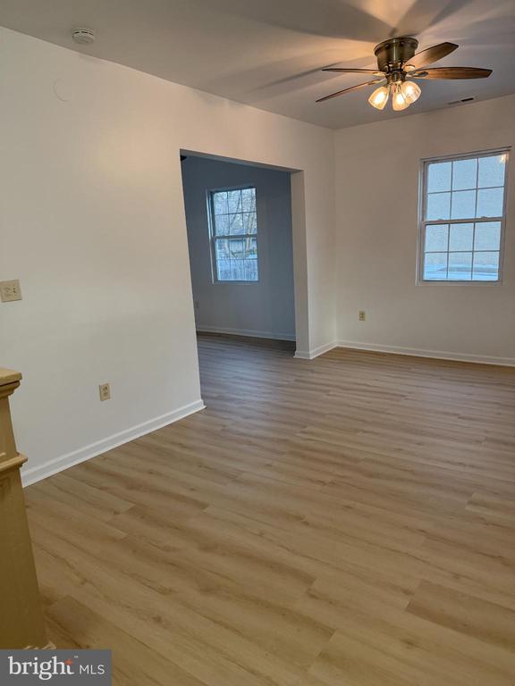 Building Photo - 9 Hartford Rd