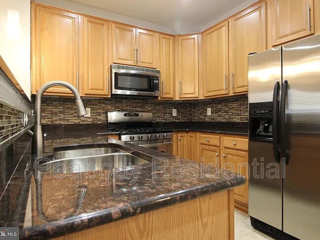 Foto del edificio - 2415 Rainswood Ln