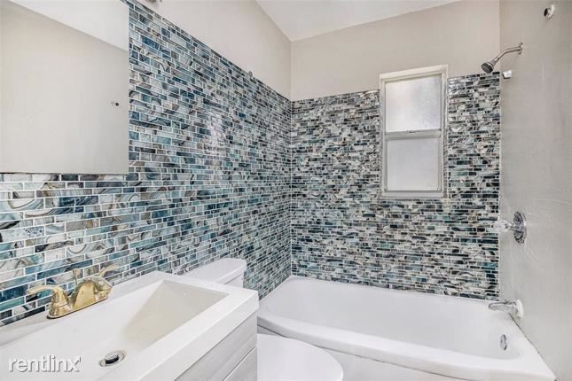 Foto del edificio - 3 br, 1 bath House - 3226 35th Ave N