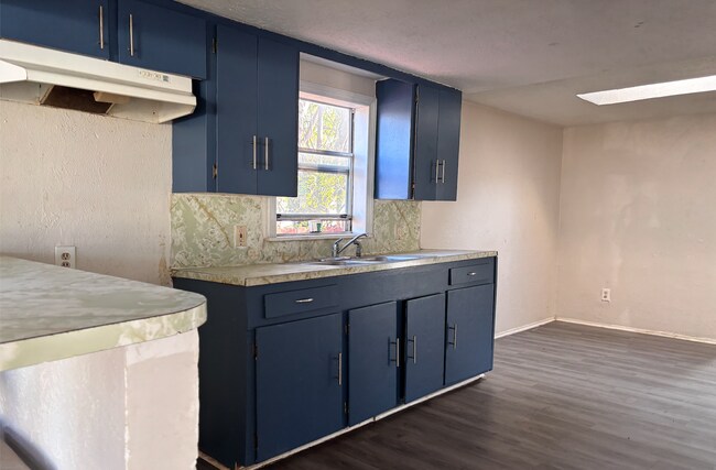 Foto del edificio - 2621 Tarlton St