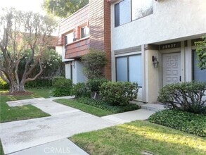 Building Photo - 28037 Ridgebrook Ct
