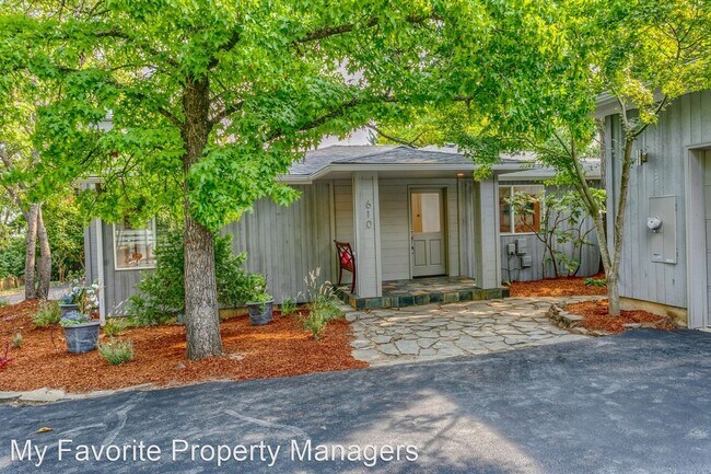 Building Photo - 4 br, 3 bath House - 610 Chestnut Street