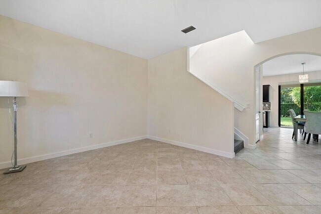 Foto del edificio - 5643 Sandbirch Wy