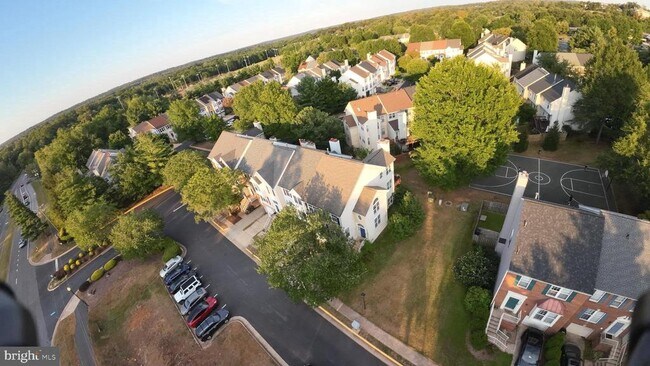 Building Photo - 46740 Graham Cove Square