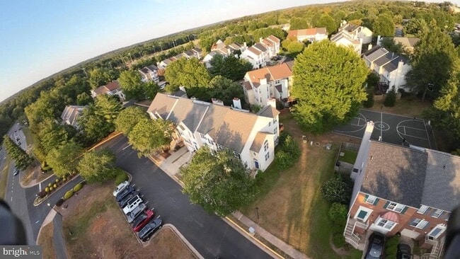 Foto del edificio - 46740 Graham Cove Square