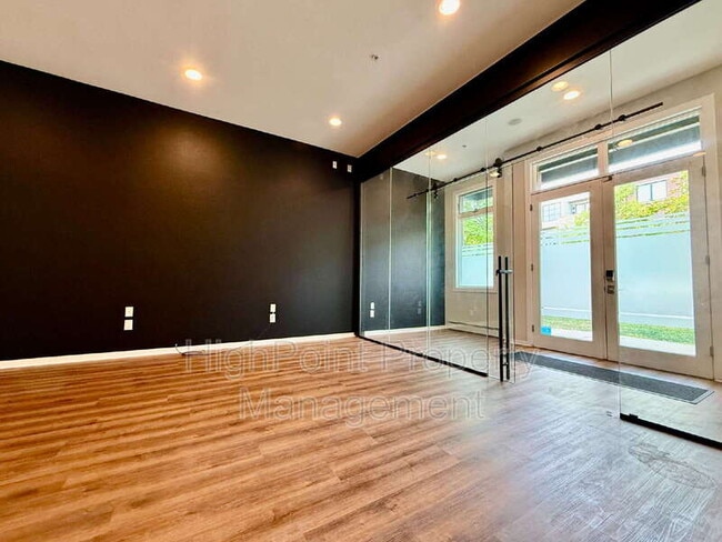 Building Photo - 11858 Bradburn Blvd
