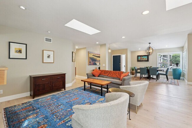 Foto del edificio - 1767 Woodbine Pl
