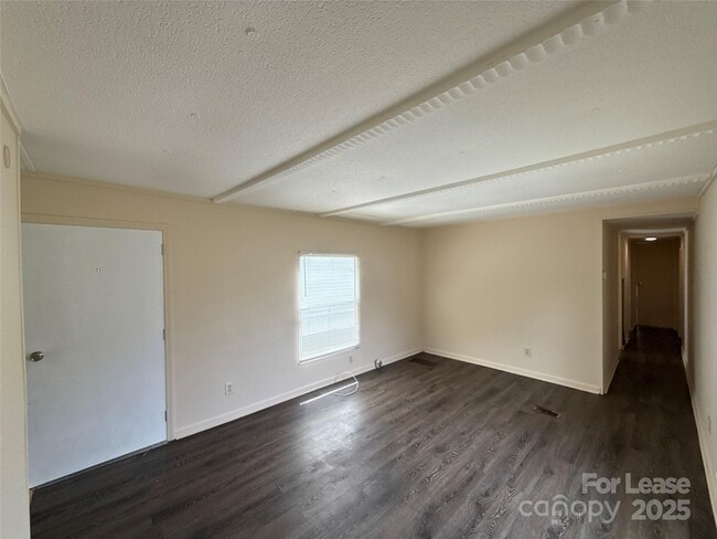 Building Photo - 300 Huffstetler Rd