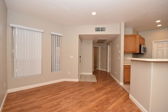 Building Photo - Beautiful 2 Bed 2 Bath Condo at Vistana!