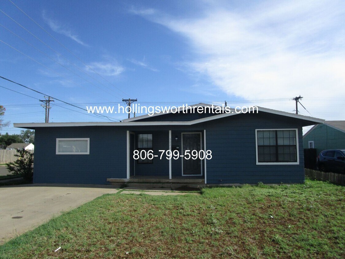 Primary Photo - Centrally located 3 Bedroom or 2 bedroom 2...