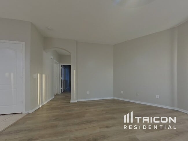 Foto del edificio - 7919 S 73rd Dr