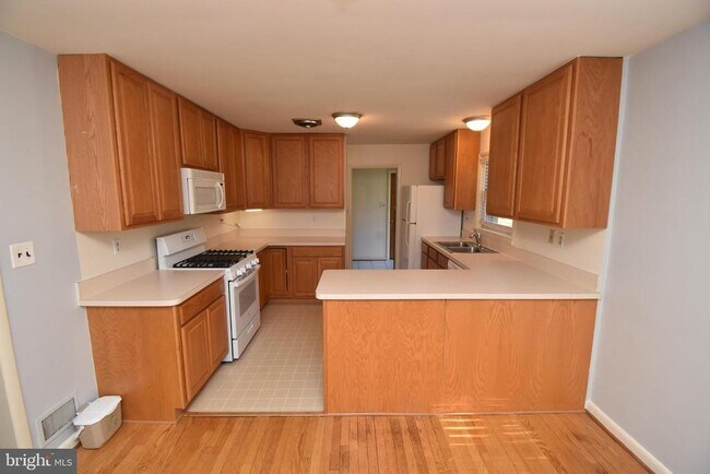 Foto del edificio - 1216 S Oakcrest Rd