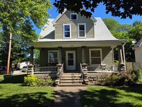 Building Photo - 1604 8th Ave