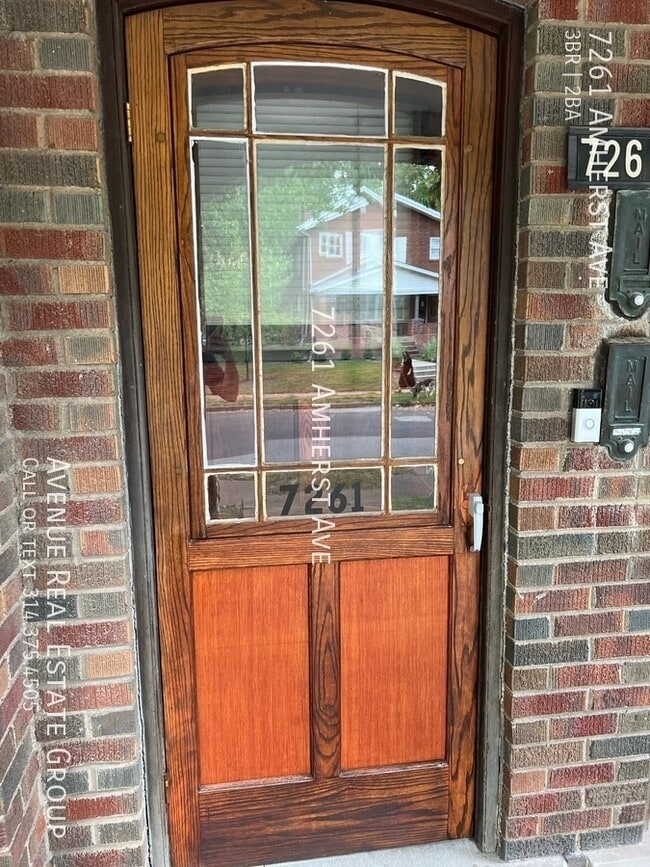 Building Photo - Over 1800 sq ft in University City's prime...