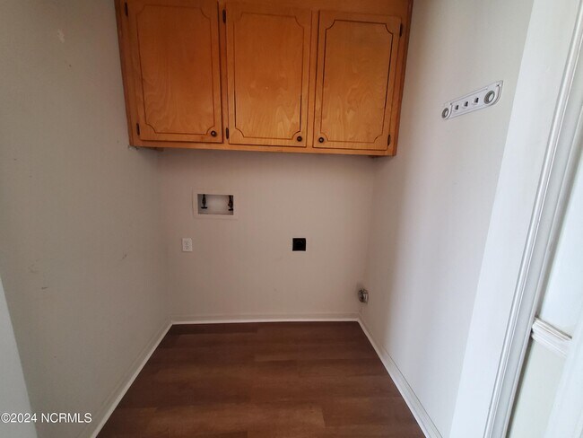 Foto del edificio - 3805 Sterling Pointe Dr