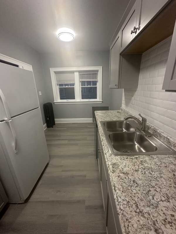 Primary Photo - 1442 W 101st St
