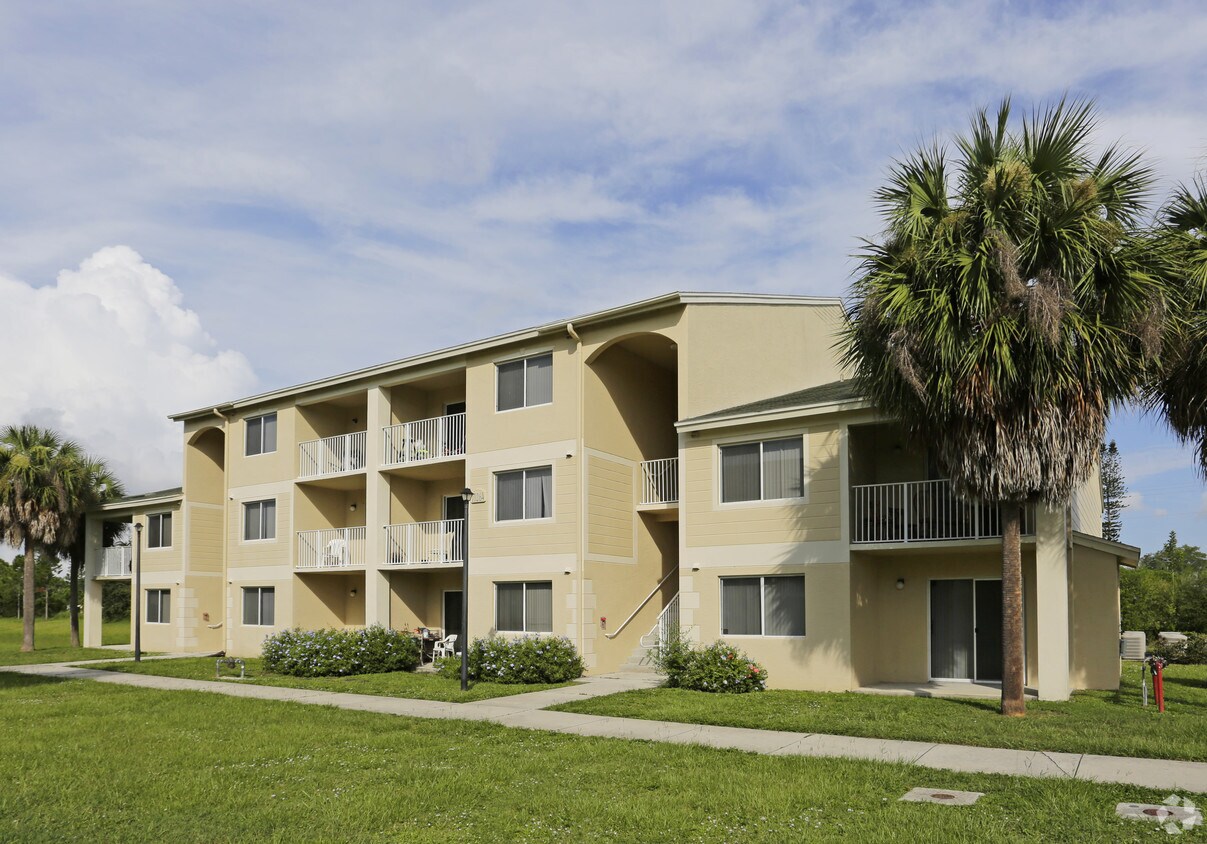 Vista Palms Apartments Lehigh Acres, FL