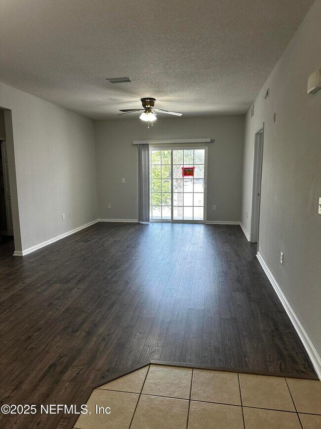 Foto del edificio - 4917 Key Lime Dr