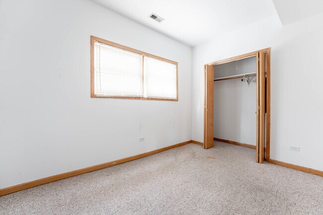 Foto del edificio - 1981 W Evergreen Ave