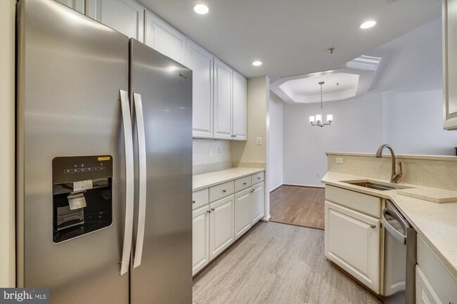 Building Photo - 10752 Symphony Way