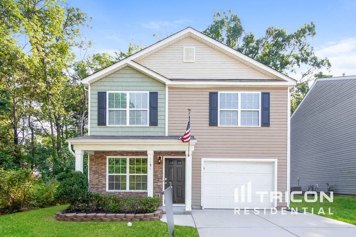 Foto principal - 5936 Sanders Farm Ln