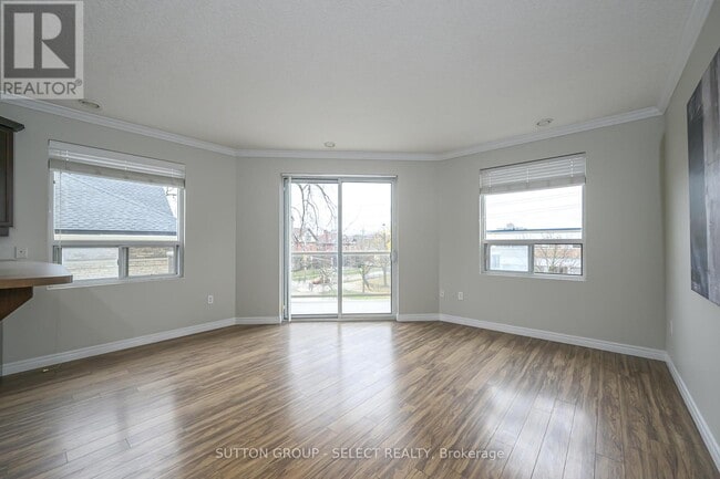 Building Photo - 435-435 Colborne St