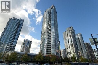 Building Photo - 1408 Strathmore Mews