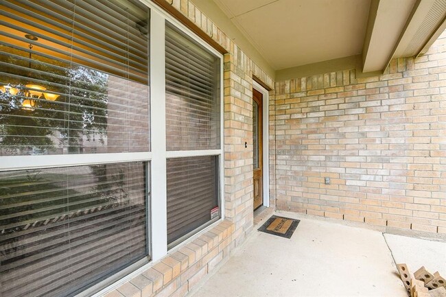 Foto del edificio - 4819 Fair Oak Dale Ln