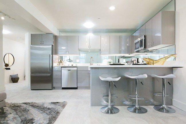 Building Photo - 41 Lafayette St