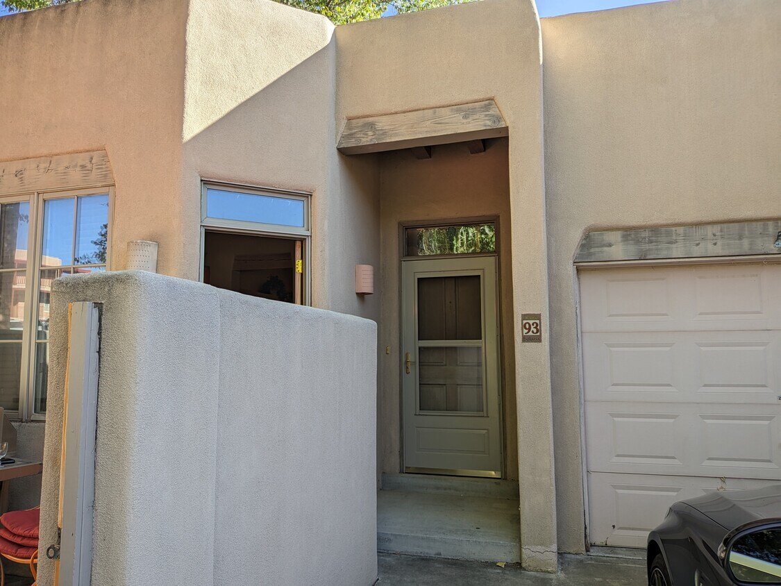 Primary Photo - 93 Rio Vista Pl