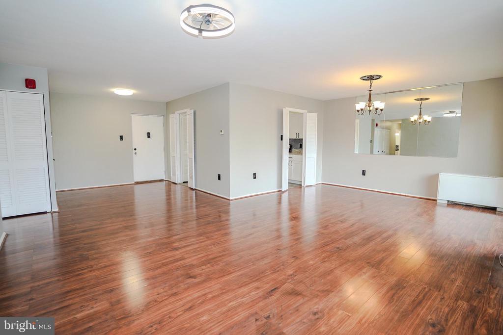 Primary Photo - 3737 Clarks Ln