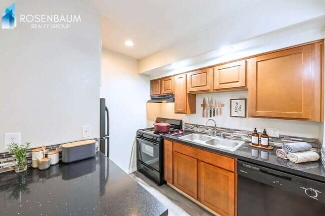 Foto del edificio - 6320 N 16th St