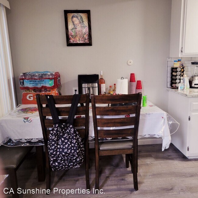Building Photo - 2 br, 1.5 bath House - 436 Cocoran Ave #2 ...