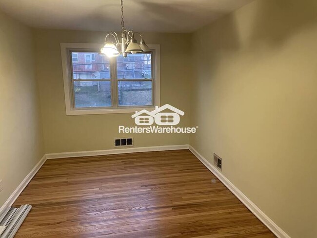 Building Photo - 925 St Agnes Ln
