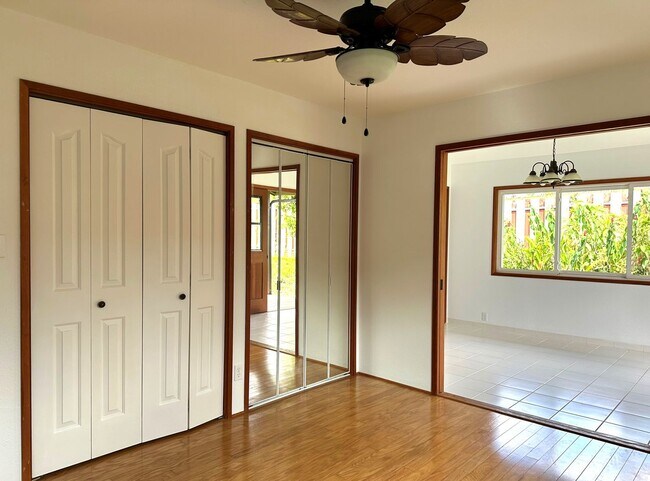 Building Photo - Kaneohe - Charming 1BR/1BA/1PK
