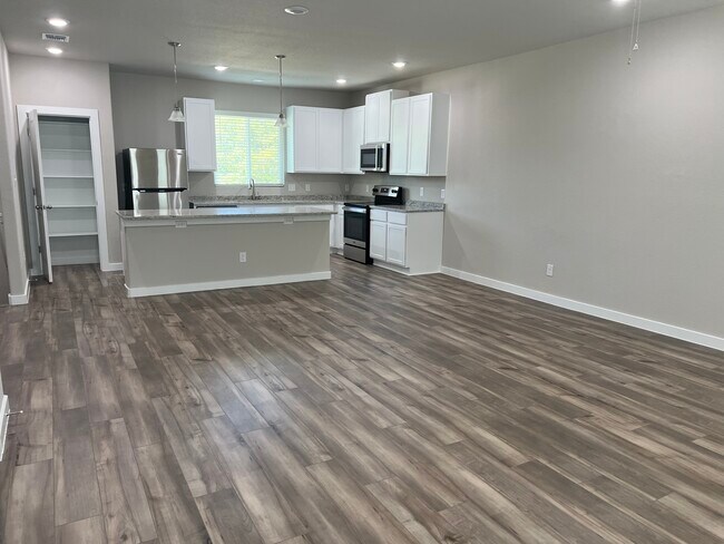 Building Photo - 21527 Sir Walter Ln
