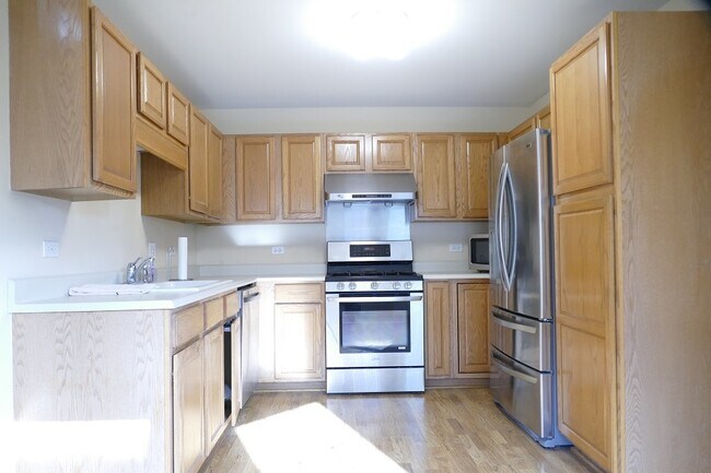 Building Photo - 2043 Tamahawk Ln