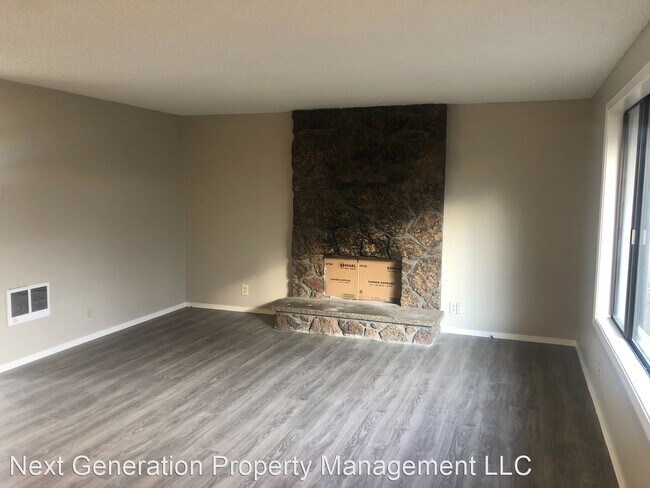 Building Photo - 3 br, 1 bath House - 5311 Barger Dr.