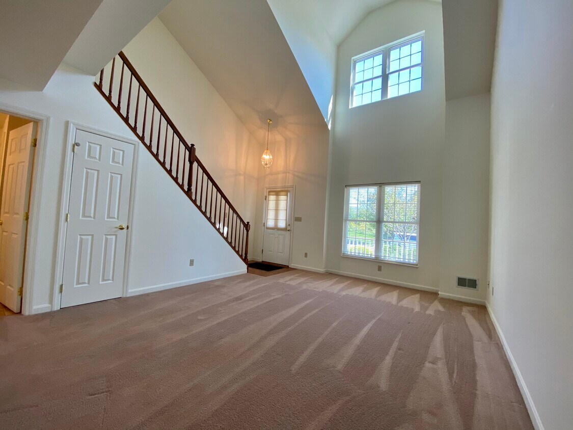 Primary Photo - 108 Trotter Ln