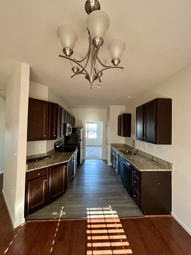 Building Photo - 7125 Durrette Rd