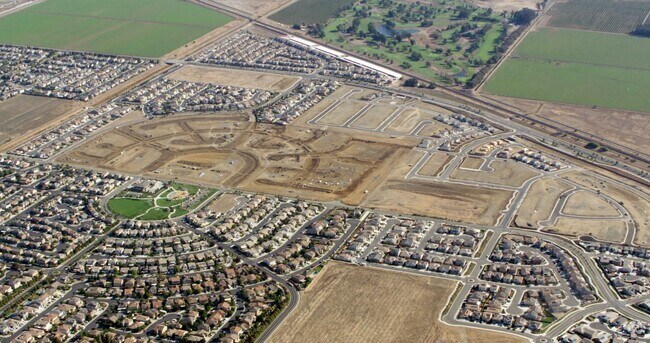 Foto aérea - Waterford Village at Vanden Meadows