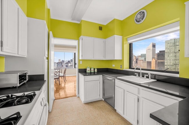 Photo - 425 E 58th St Apartment