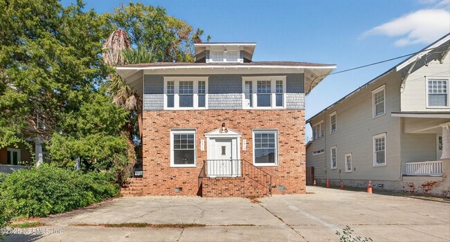 Building Photo - 2315 Park St